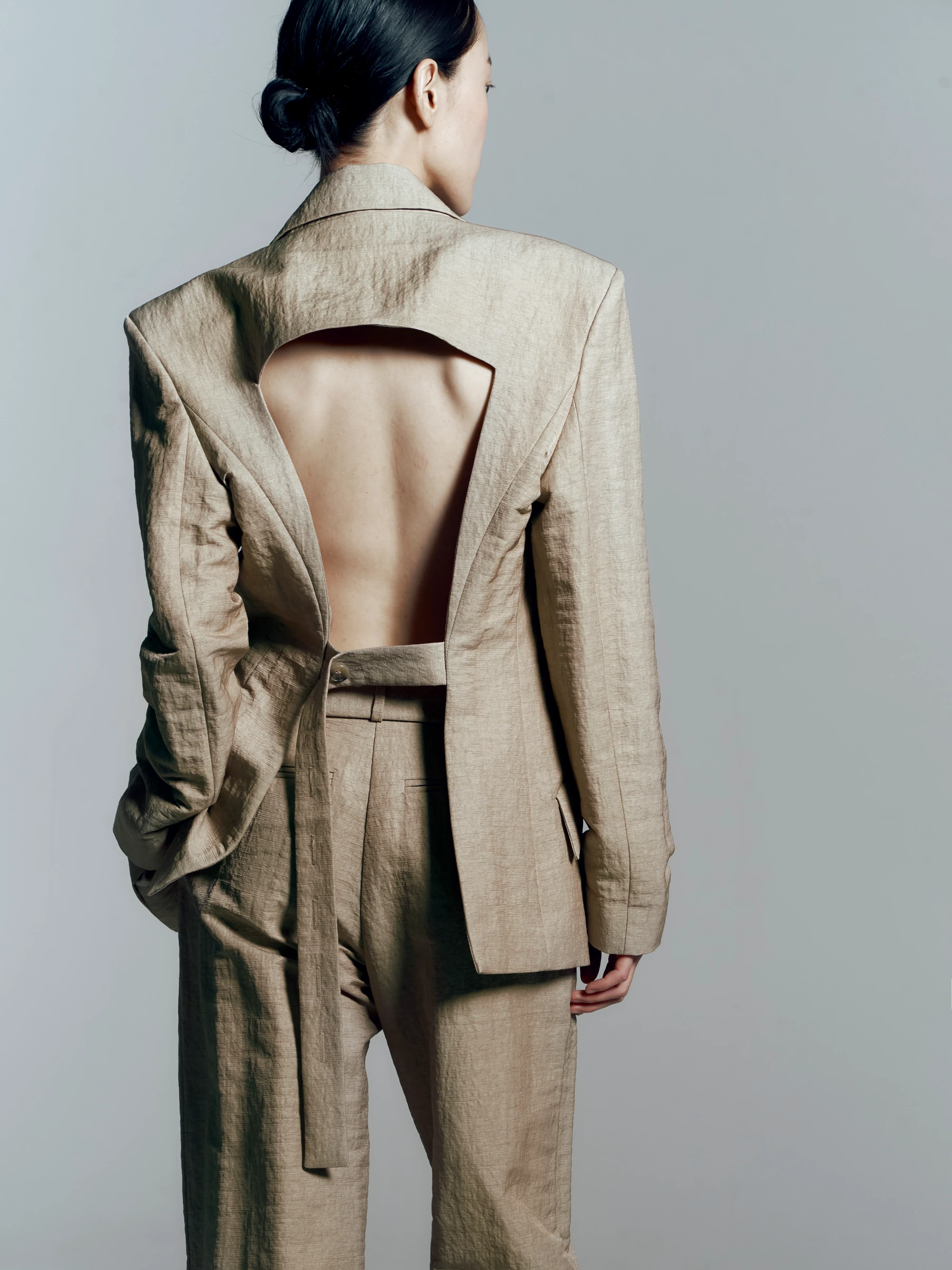 Beige backless blazer in Foxing, back view