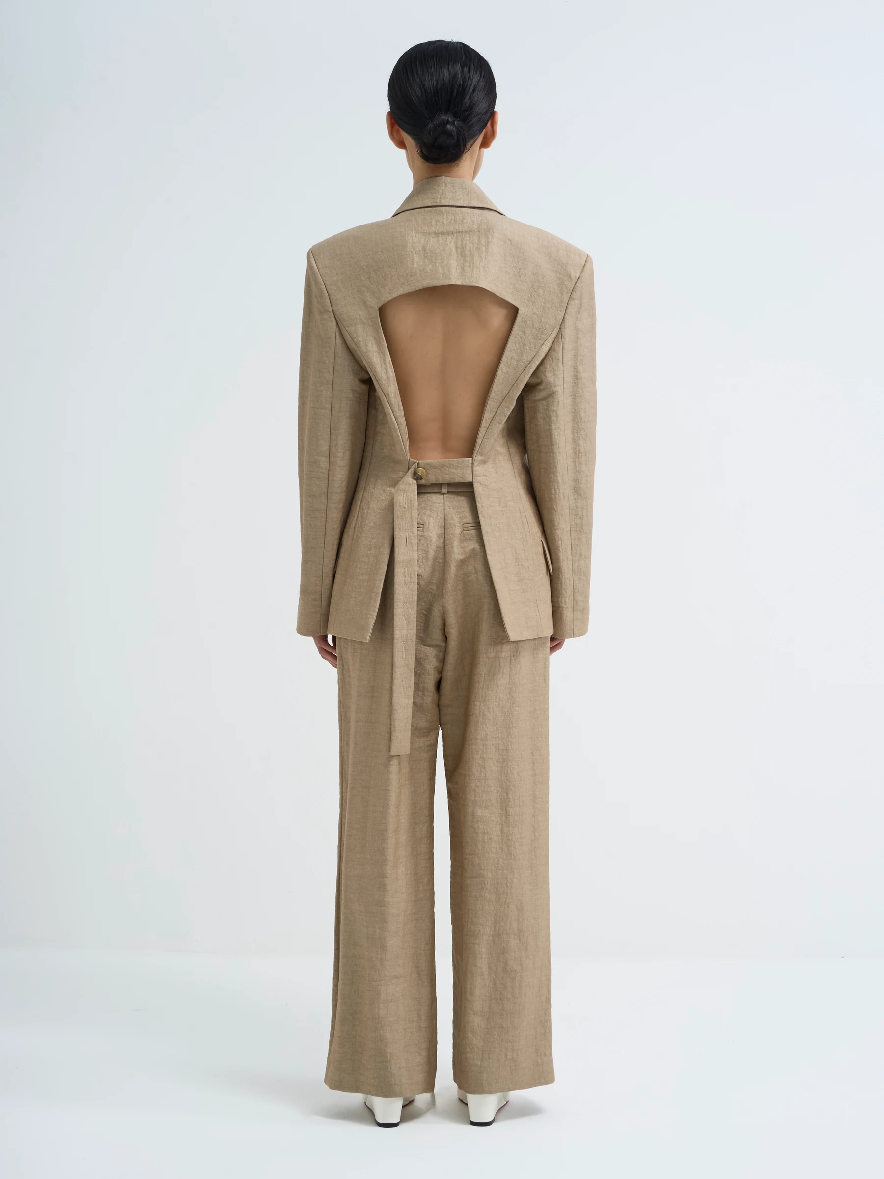 Beige backless blazer in Foxing, back view